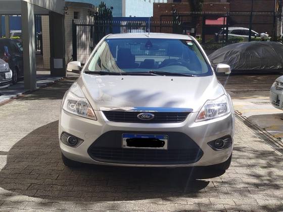 FORD FOCUS 2.0 FC 16V FLEX 4P MANUAL FORD FOCUS 2.0 FC 16V FLEX 4P MANUAL